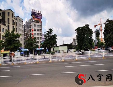 大门对着马路的化解方法 大门对着马路的化解方法