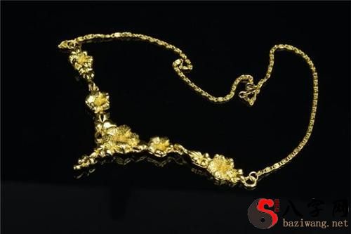 梦见捡到金项链