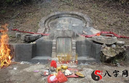 梦见大火烧了自家的祖坟