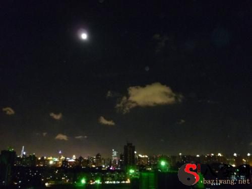 梦见晚上亮如白天