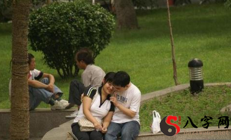 梦见和前男友亲热