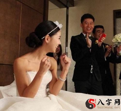 梦见自己结婚哭了