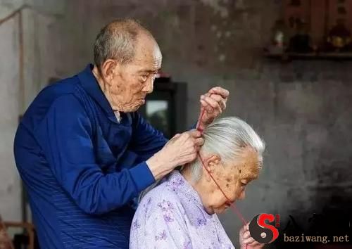 梦见给别人梳头